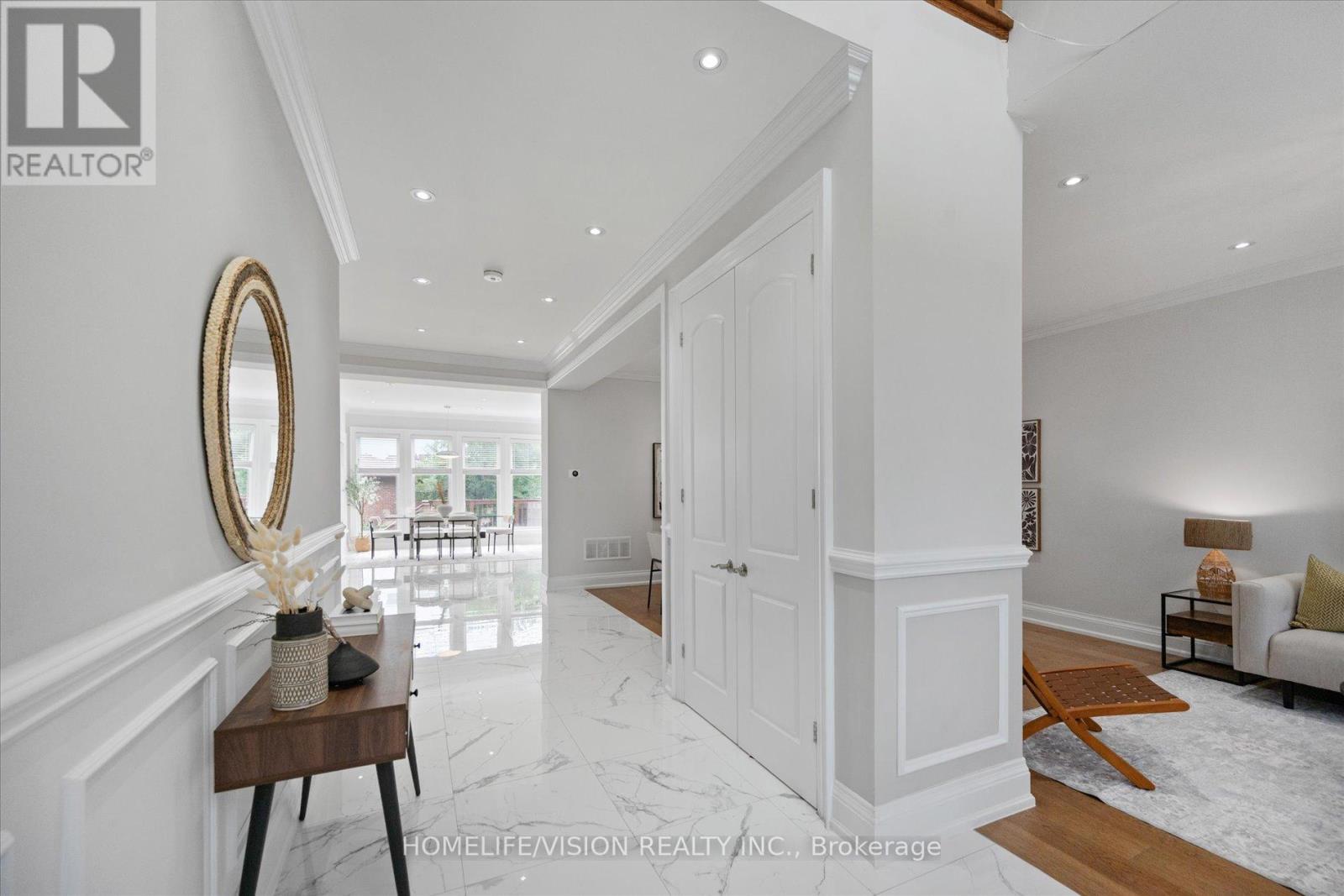 24 Cedar Brae Boulevard, Toronto, Ontario  M1J 2K3 - Photo 4 - E13511362