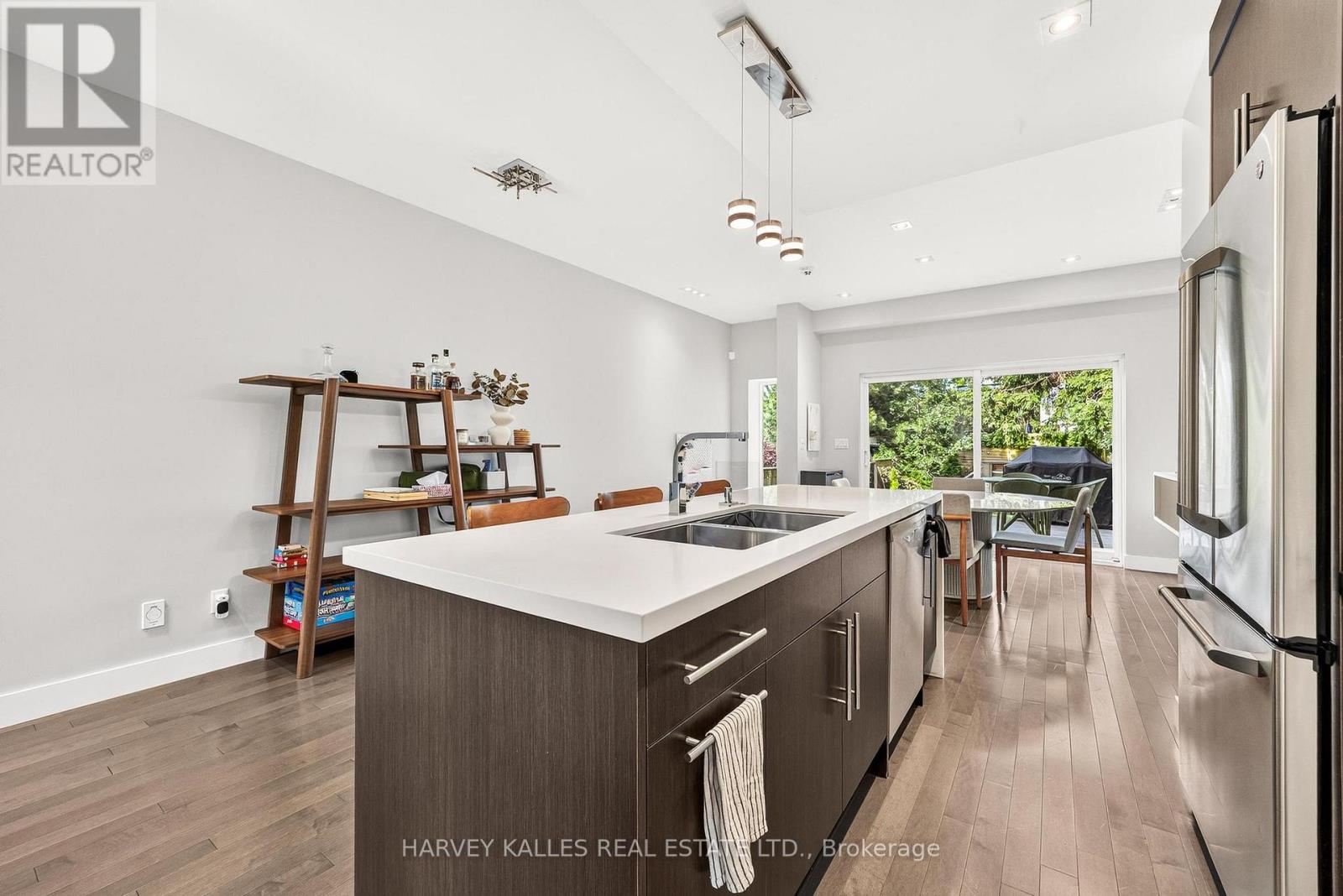 235 Cedarvale Avenue, Toronto, Ontario  M4C 4K3 - Photo 12 - E13511380