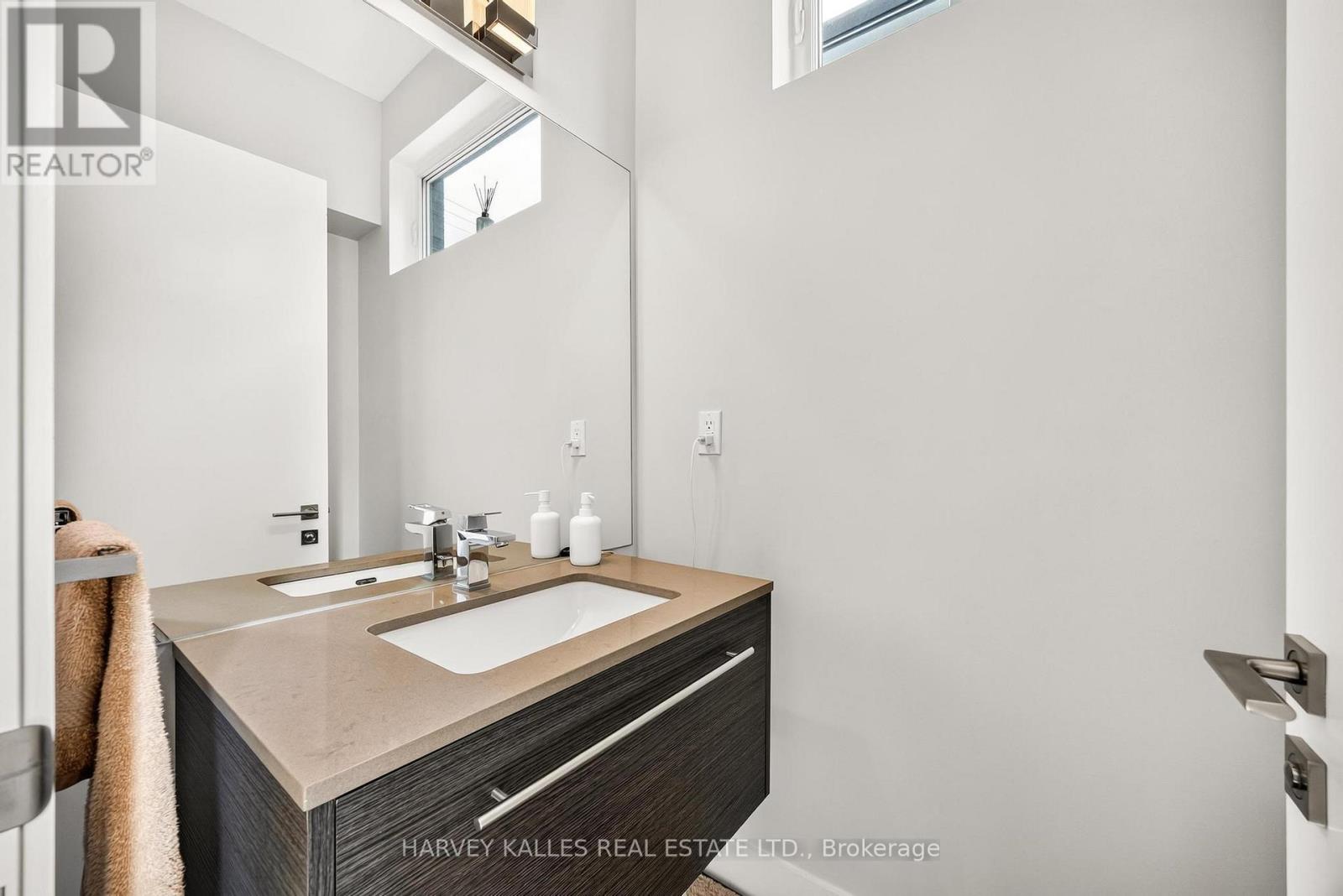 235 Cedarvale Avenue, Toronto, Ontario  M4C 4K3 - Photo 16 - E13511380
