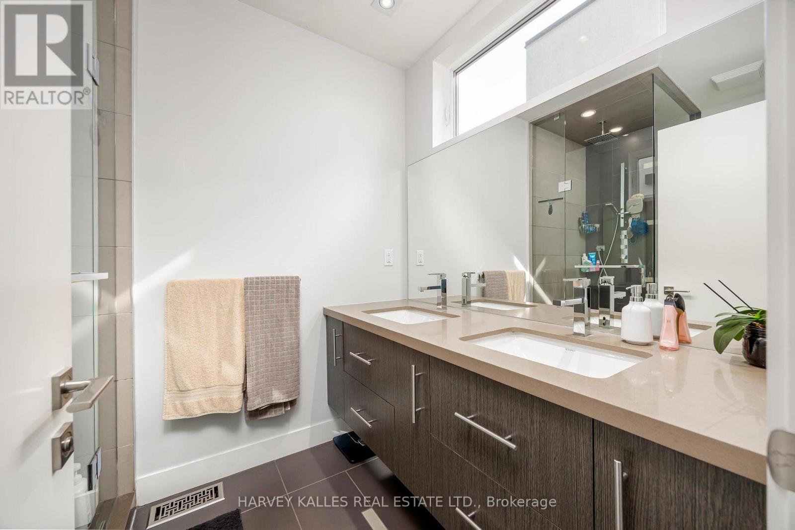 235 Cedarvale Avenue, Toronto, Ontario  M4C 4K3 - Photo 22 - E13511380