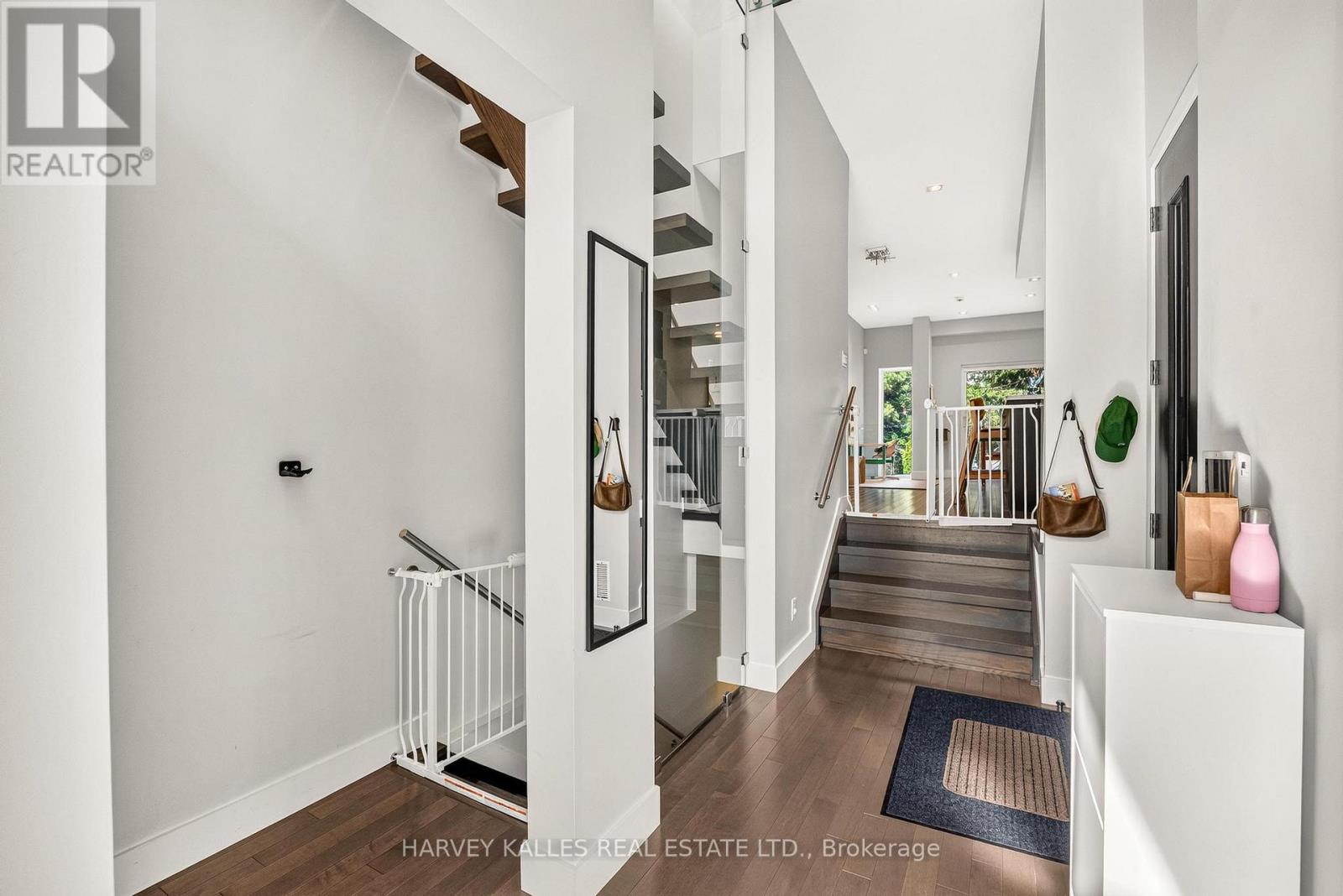 235 Cedarvale Avenue, Toronto, Ontario  M4C 4K3 - Photo 8 - E13511380
