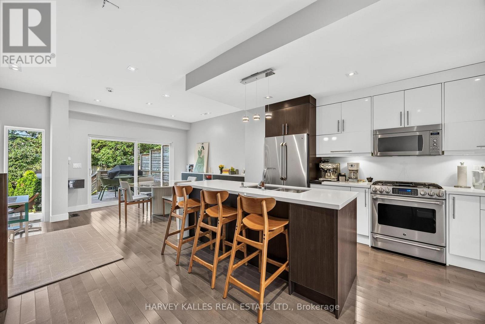 235 Cedarvale Avenue, Toronto, Ontario  M4C 4K3 - Photo 9 - E13511380
