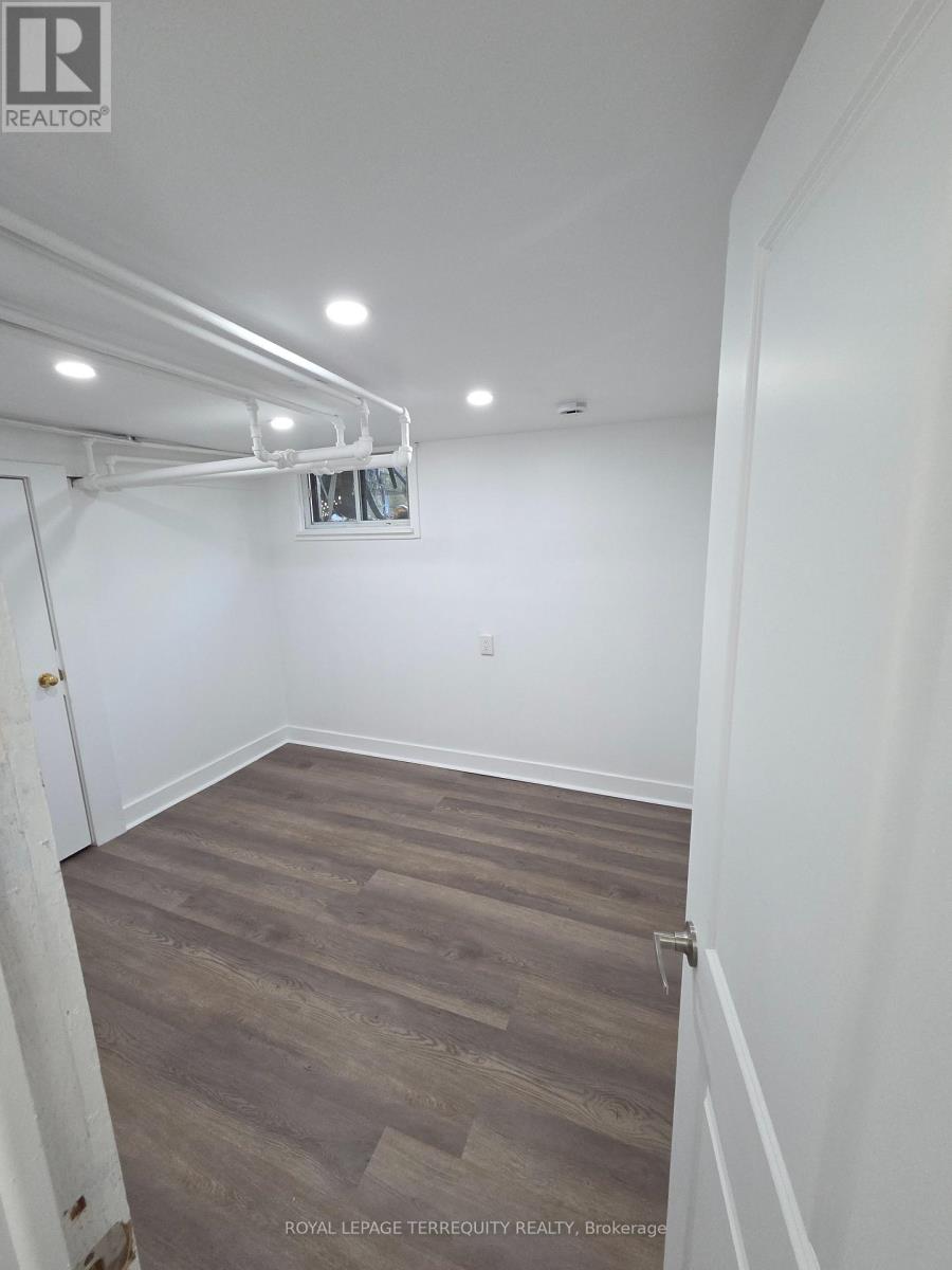 214 Clonmore Drive, Toronto, Ontario  M1N 1Y1 - Photo 8 - E13511400