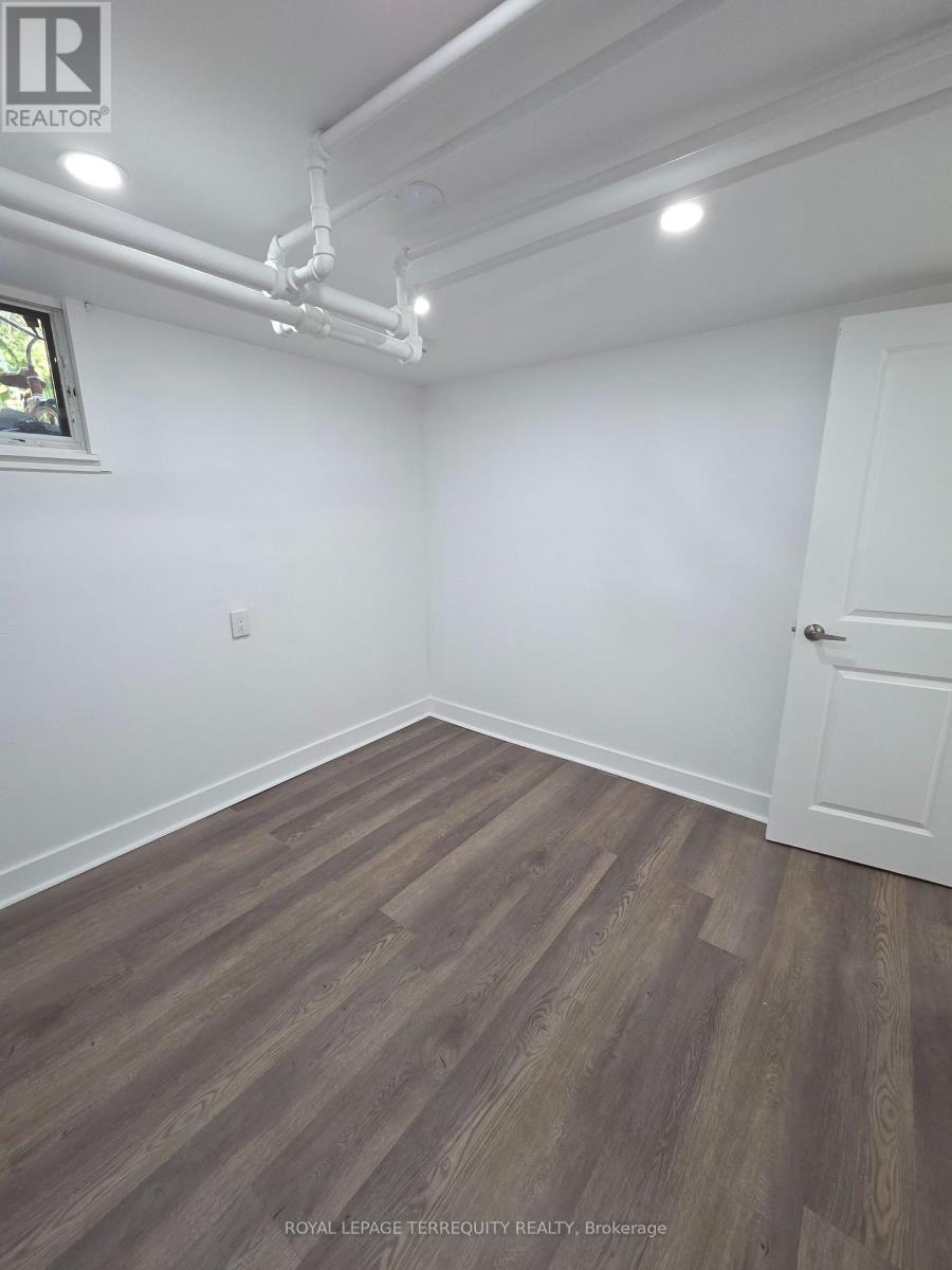 214 Clonmore Drive, Toronto, Ontario  M1N 1Y1 - Photo 9 - E13511400