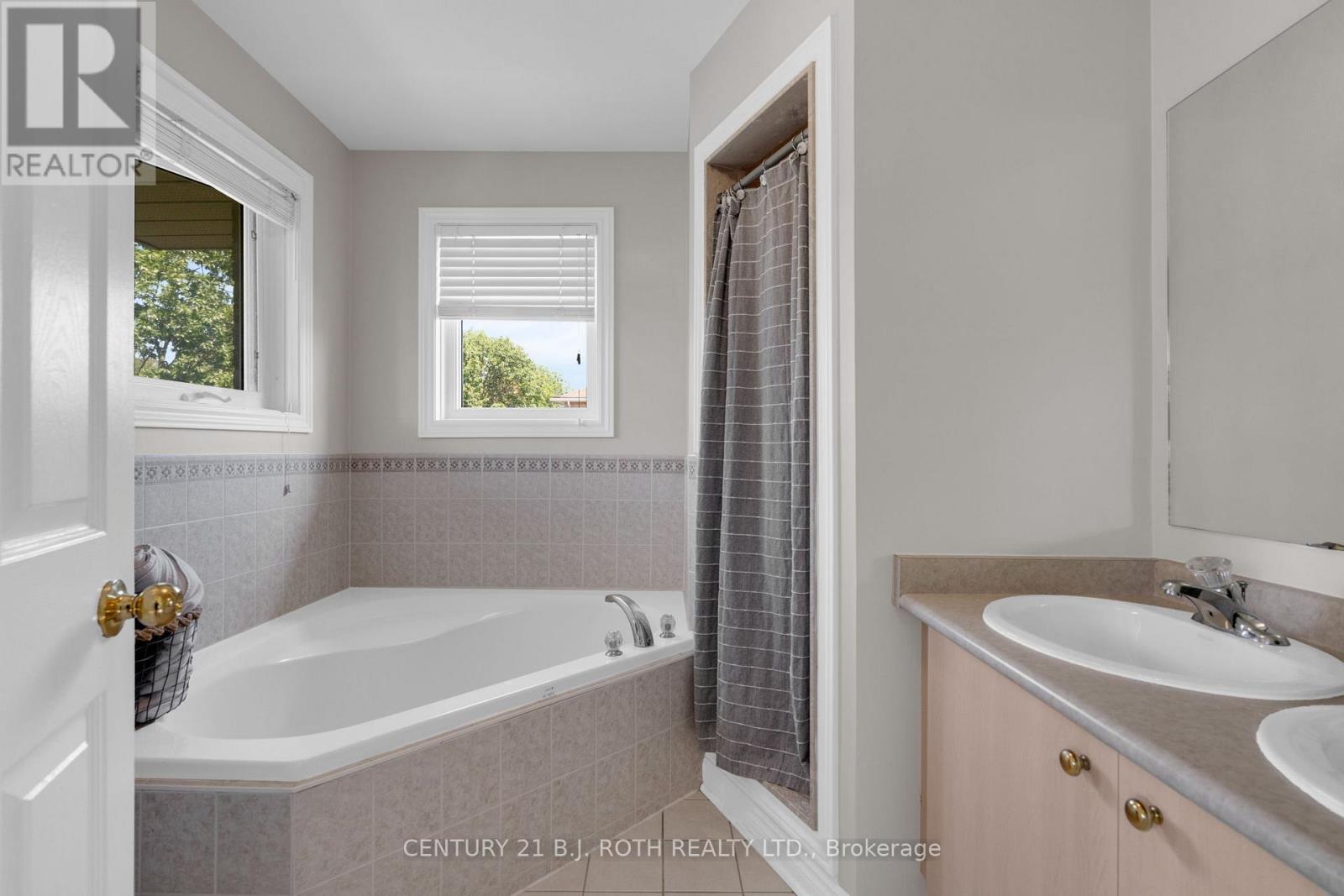22 Silvercreek Crescent, Barrie (Ardagh), Ontario  L4N 1S7 - Photo 22 - S13511474