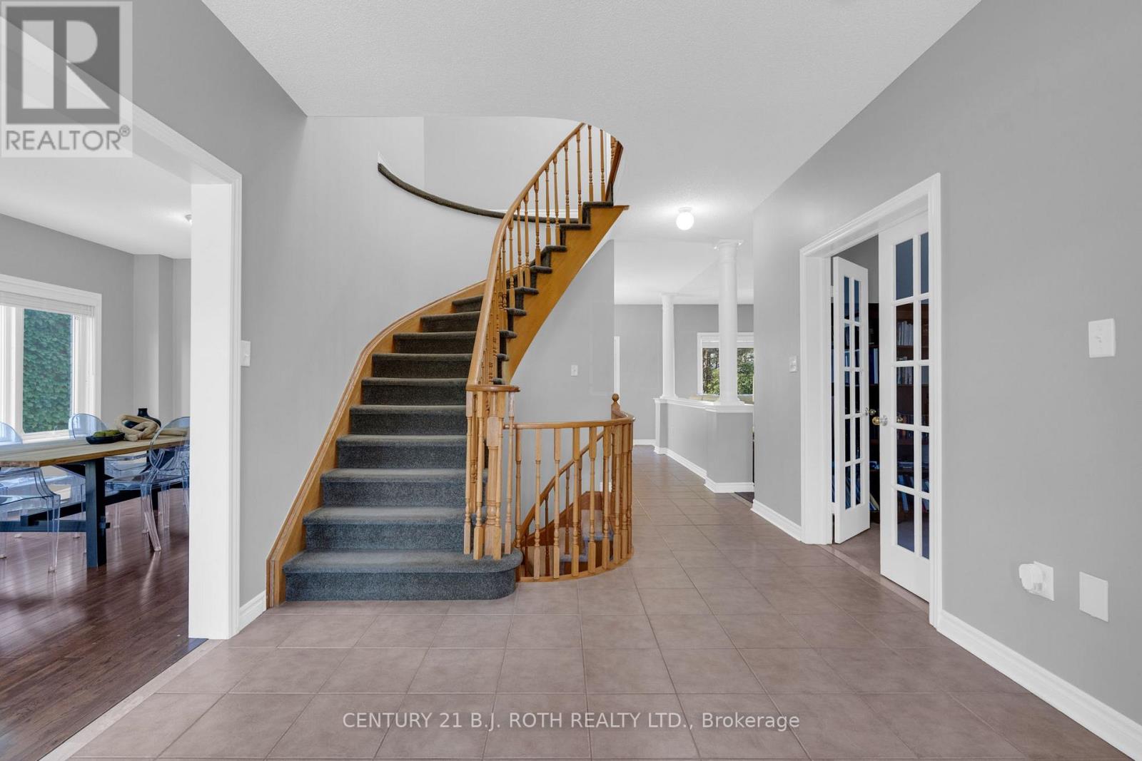 22 Silvercreek Crescent, Barrie (Ardagh), Ontario  L4N 1S7 - Photo 3 - S13511474