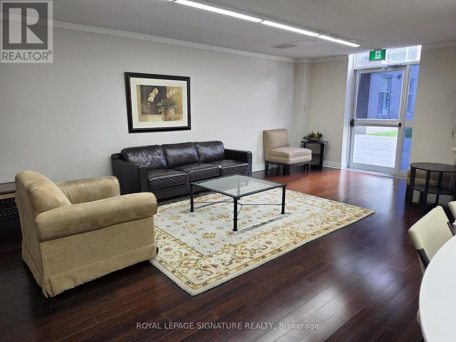 611 - 3559 Eglinton Avenue W, Toronto, Ontario M6M 5C6 - Photo 8 - W13511366