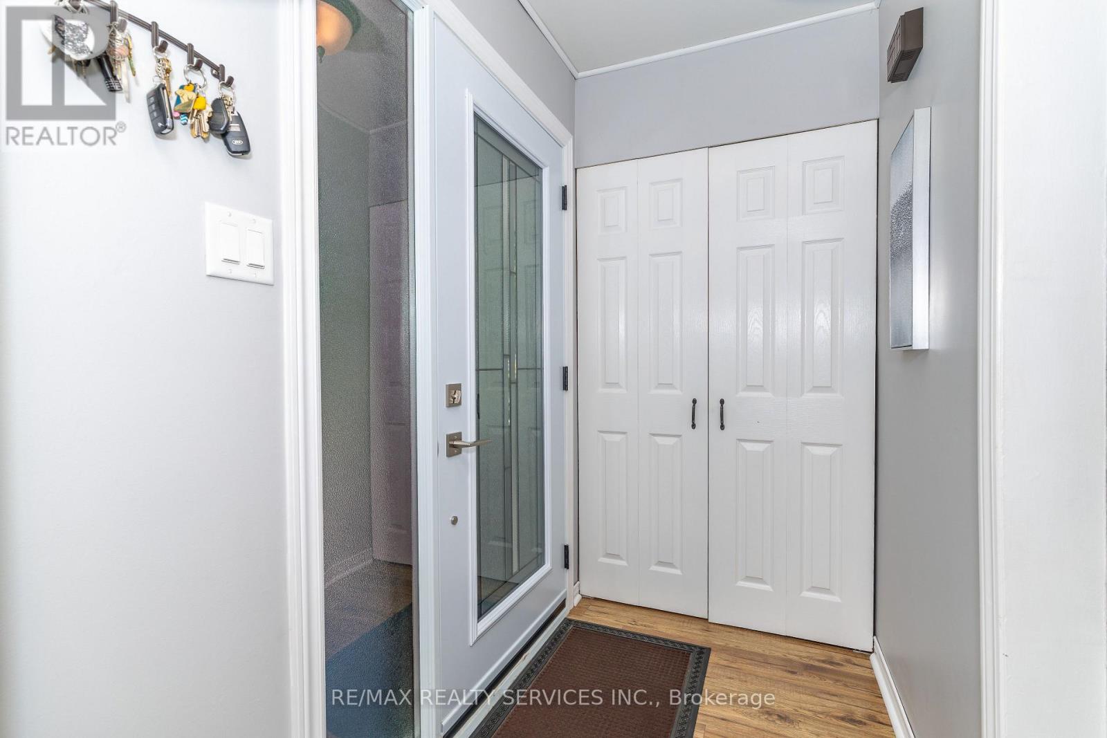 21 Herkley Drive, Brampton, Ontario  L6V 2E7 - Photo 6 - W13511488