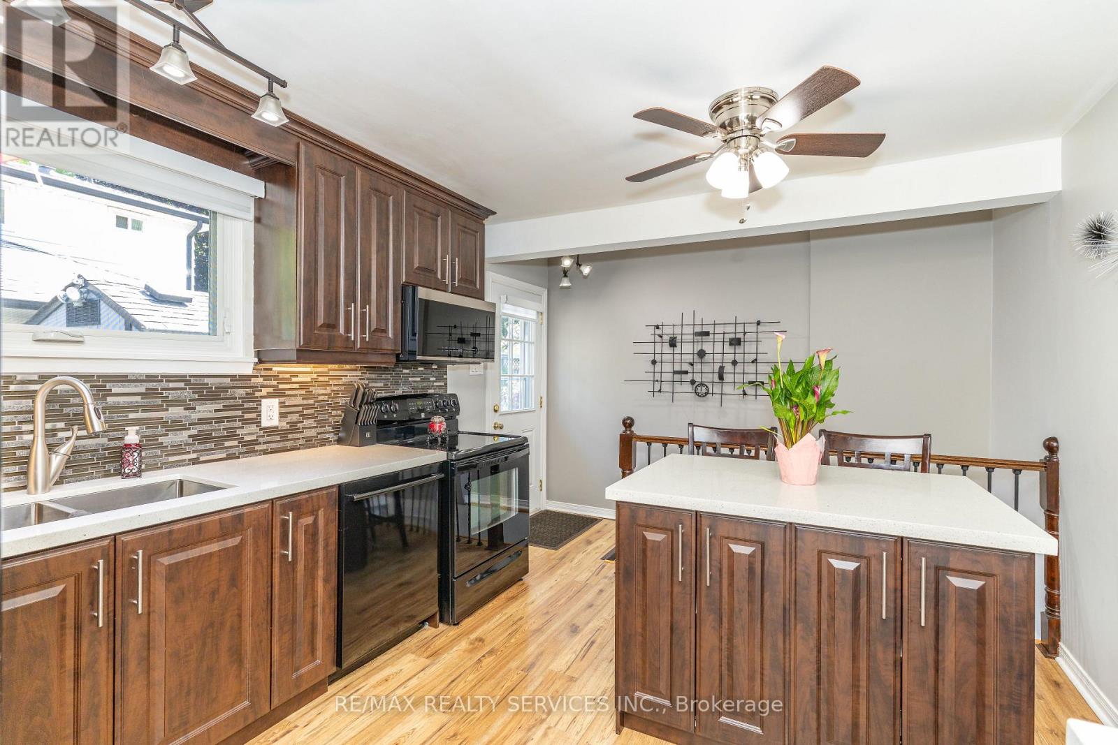 21 Herkley Drive, Brampton, Ontario  L6V 2E7 - Photo 8 - W13511488