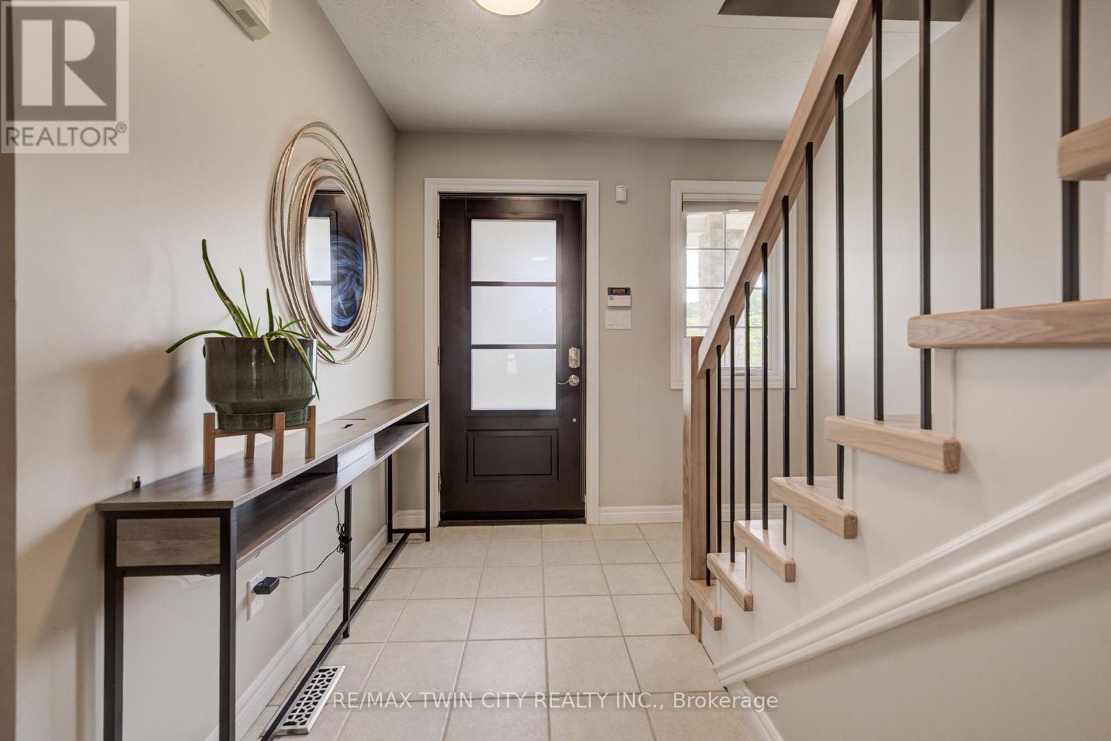 500 Glacier Street, Waterloo, Ontario  N2V 2J3 - Photo 2 - X13511442