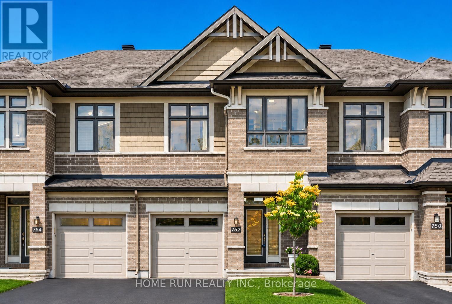 752 CARNELIAN CRESCENT, Ottawa, Ontario