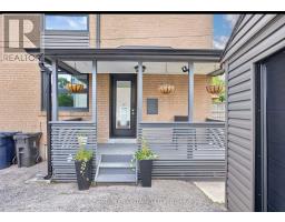 30 WILLOWMOUNT DRIVE, Toronto, Ontario