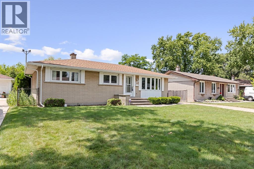3425 WOODLAWN AVENUE, Windsor, Ontario