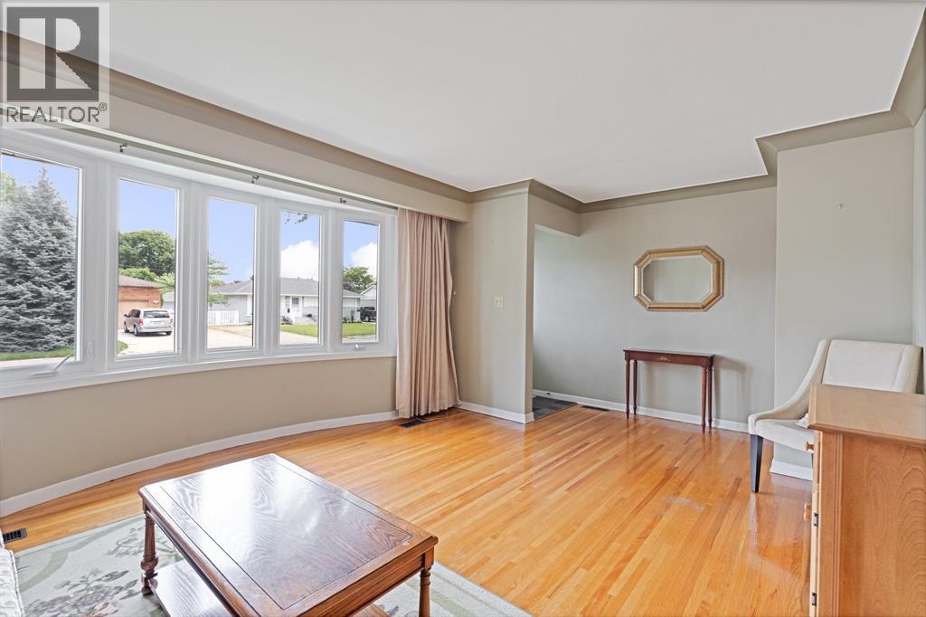 3425 Woodlawn Avenue, Windsor, Ontario  N8W 2J4 - Photo 9 - 26015776