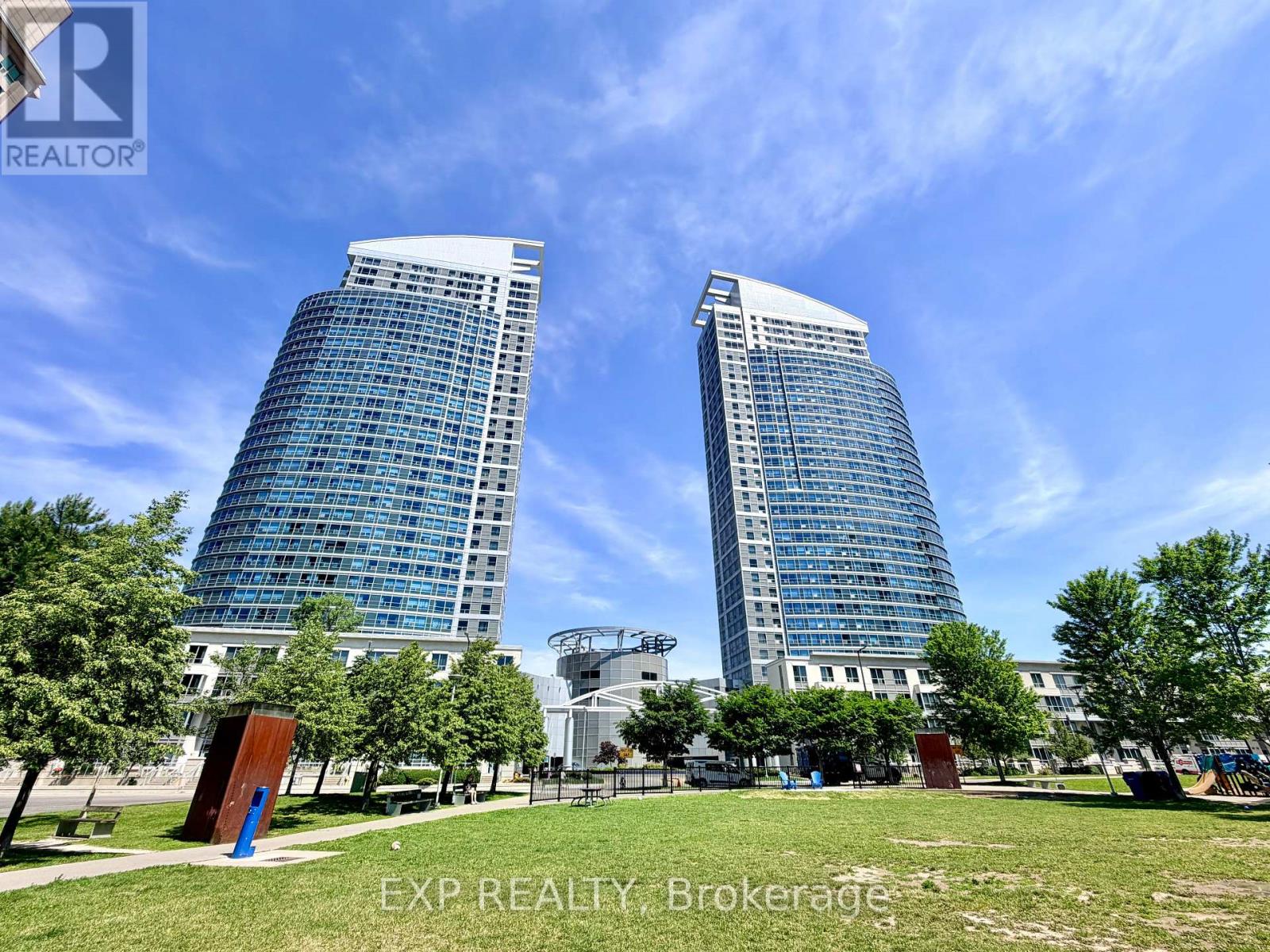 2101 - 38 Lee Centre Drive, Toronto, Ontario  M1H 3J7 - Photo 2 - E13511666