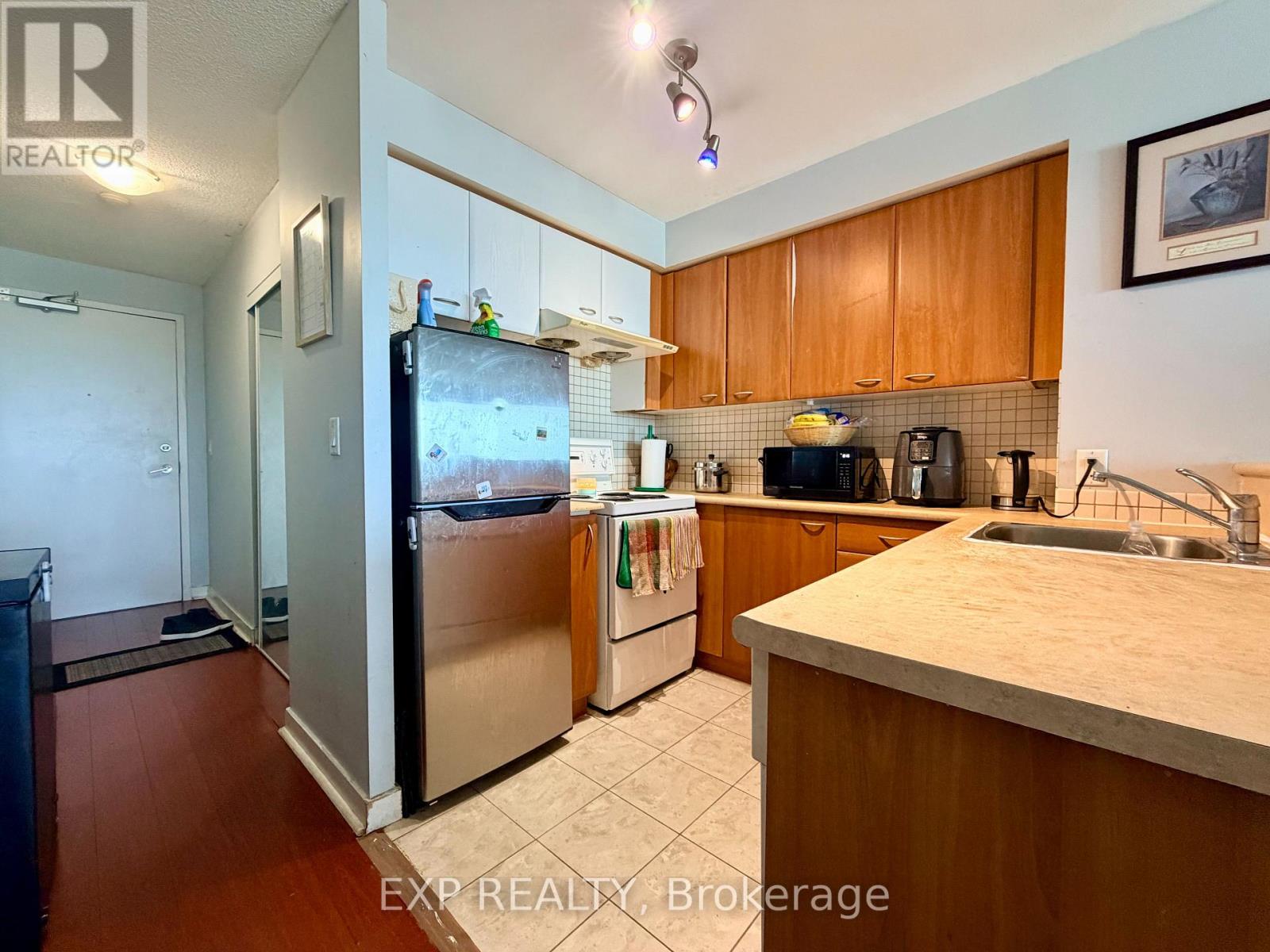 2101 - 38 Lee Centre Drive, Toronto, Ontario  M1H 3J7 - Photo 7 - E13511666