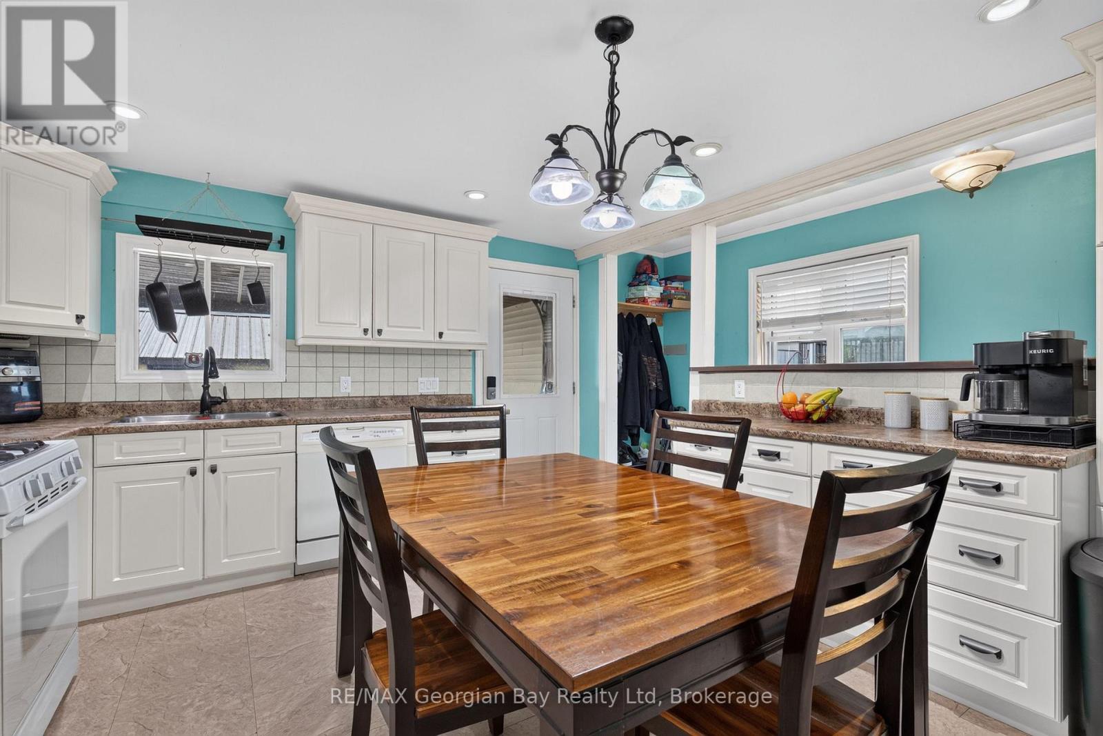 676 3rd Avenue, Tay, Ontario  L0K 1R0 - Photo 4 - S13505772