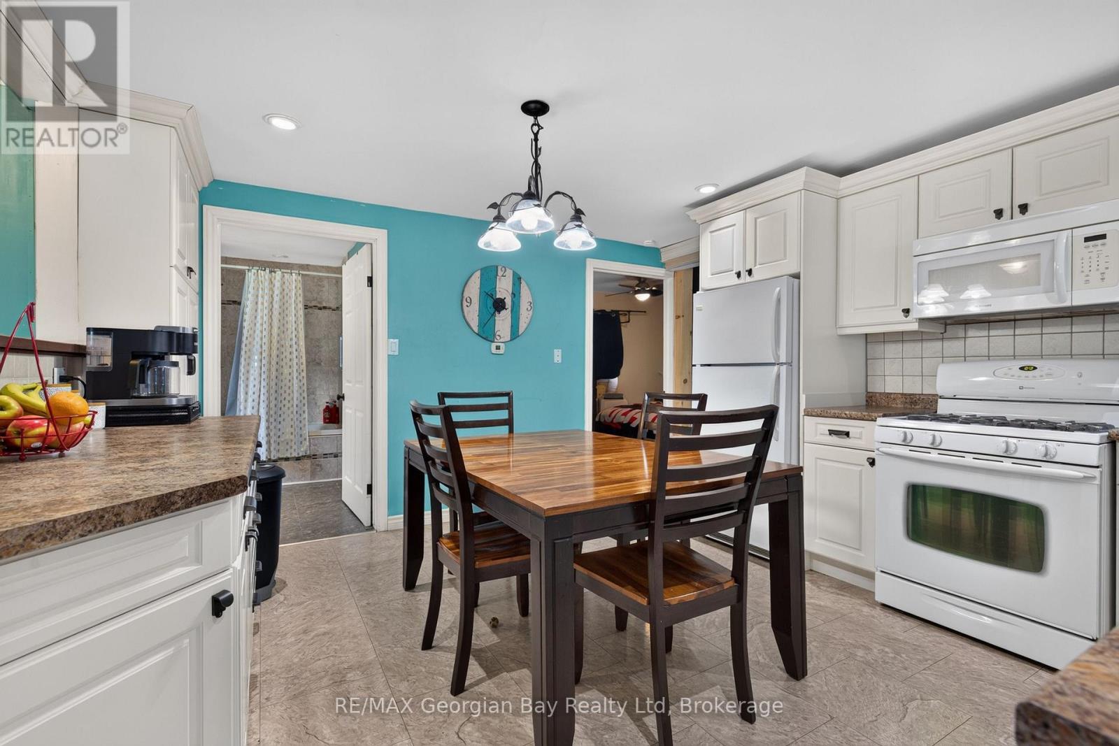 676 3rd Avenue, Tay, Ontario  L0K 1R0 - Photo 5 - S13505772