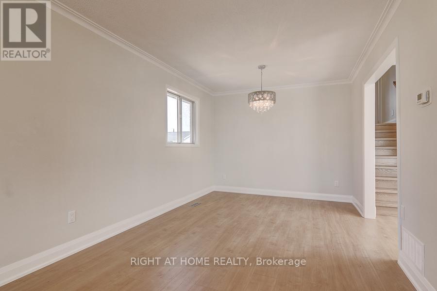 2126 Varency Drive, Mississauga, Ontario L5K 1C3 - Photo 12 - W13511558