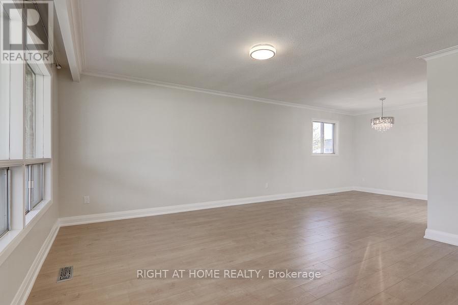 2126 Varency Drive, Mississauga, Ontario L5K 1C3 - Photo 15 - W13511558