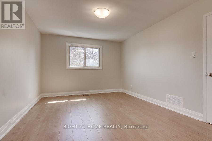 2126 Varency Drive, Mississauga, Ontario L5K 1C3 - Photo 18 - W13511558