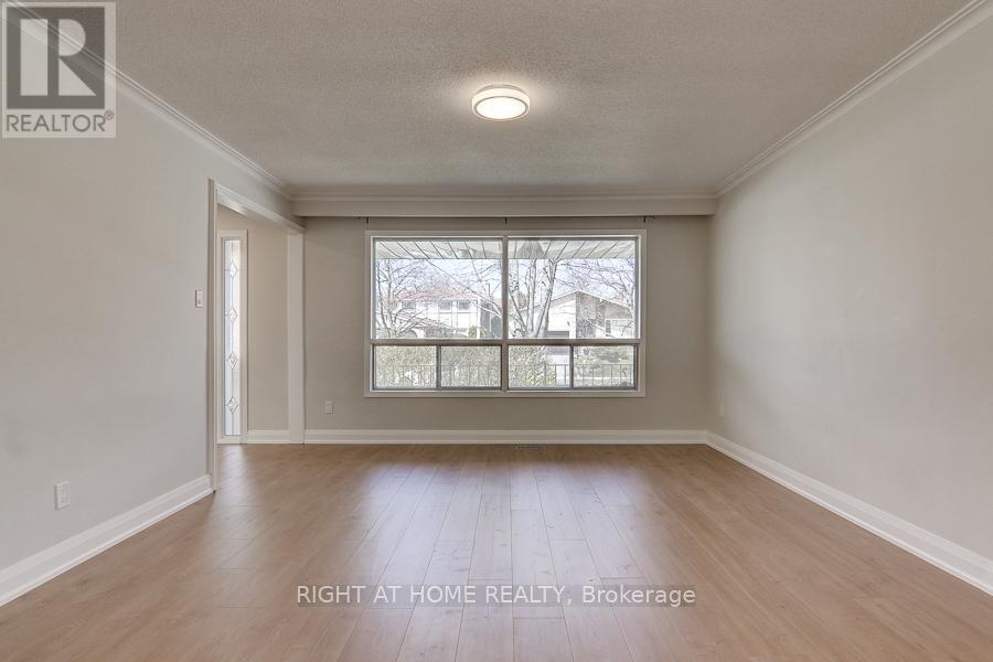 2126 Varency Drive, Mississauga, Ontario L5K 1C3 - Photo 5 - W13511558