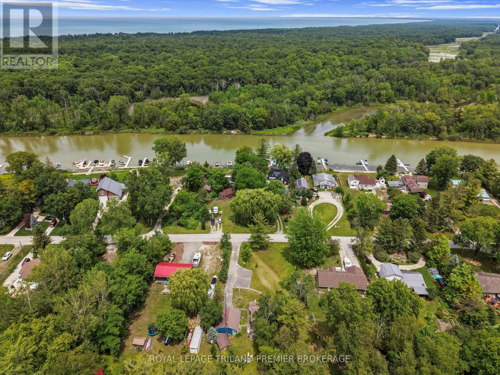7755 Patrick Street, Lambton Shores, Ontario  N0M 2L0 - Photo 41 - X13511978
