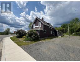<div class="price">$339,900</div> 9 Mill Road<br>Grand Falls Windsor, Newfoundland & Labrador<br>