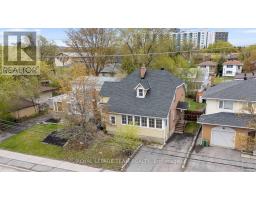 910 PINECREST ROAD, Ottawa, Ontario
