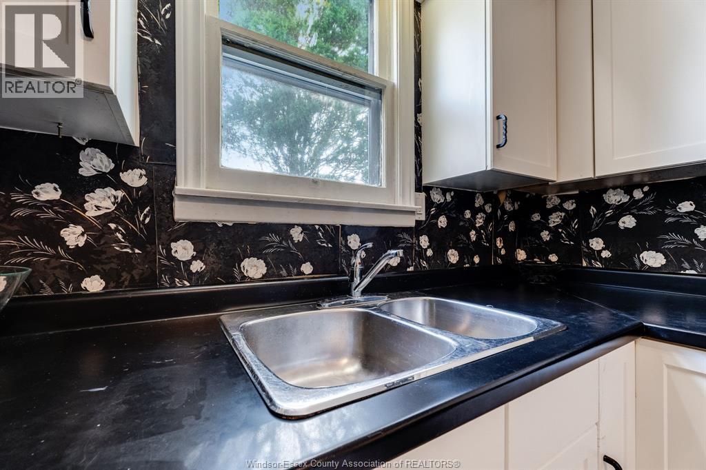 679 Stanley Street, Windsor, Ontario  N8X 3B3 - Photo 9 - 26015778