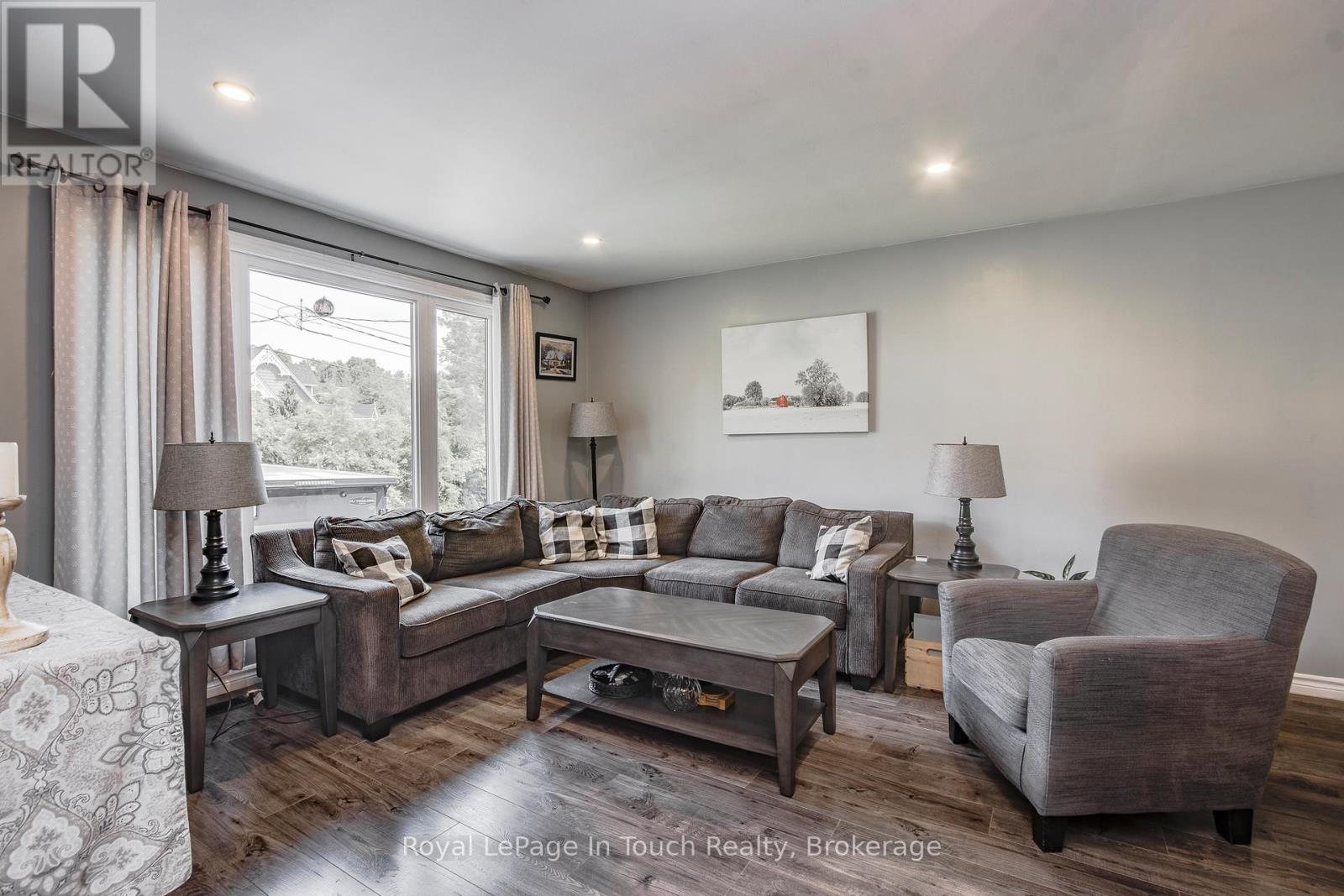 457 Hayes Street, Tay (Port Mcnicoll), Ontario  L0K 1R0 - Photo 10 - S13511744