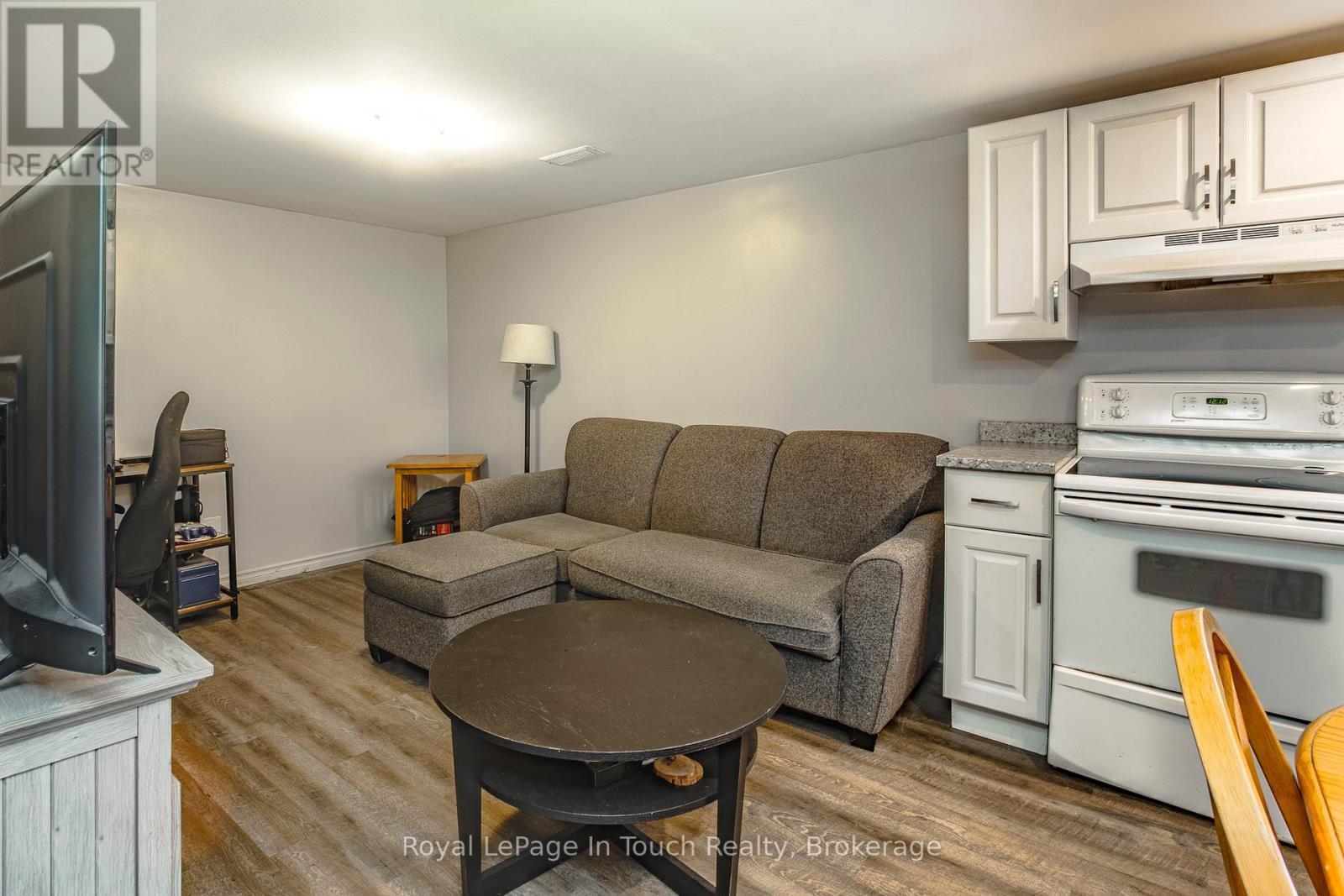 457 Hayes Street, Tay (Port Mcnicoll), Ontario  L0K 1R0 - Photo 19 - S13511744