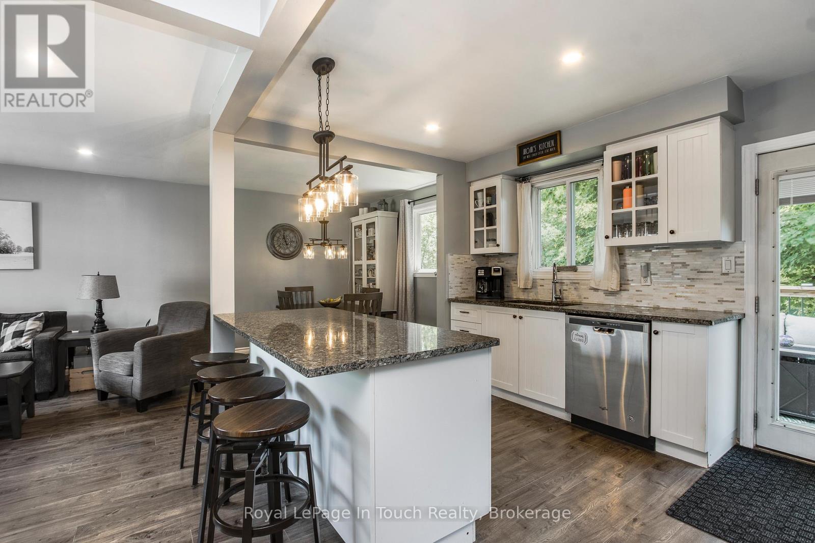 457 Hayes Street, Tay (Port Mcnicoll), Ontario  L0K 1R0 - Photo 5 - S13511744