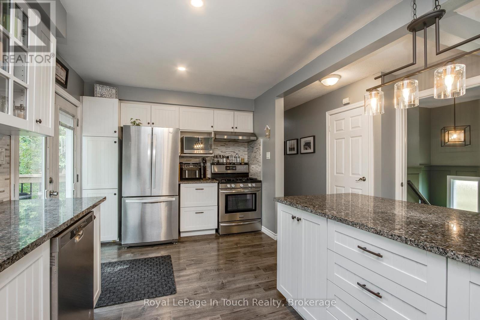 457 Hayes Street, Tay (Port Mcnicoll), Ontario  L0K 1R0 - Photo 7 - S13511744
