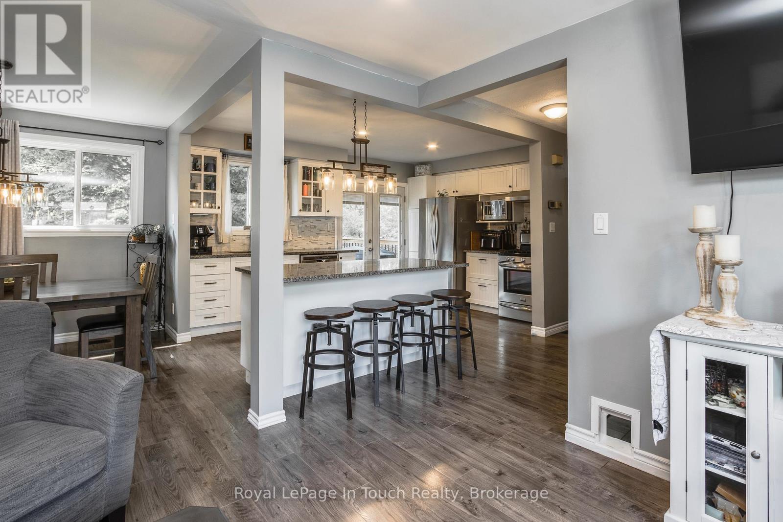 457 Hayes Street, Tay (Port Mcnicoll), Ontario  L0K 1R0 - Photo 9 - S13511744