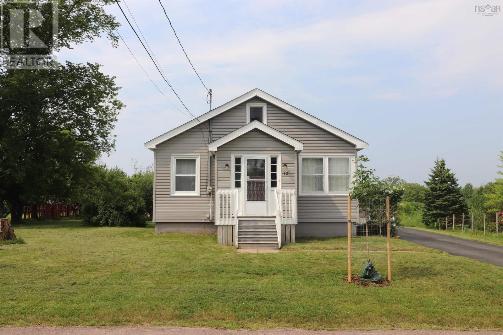 12 Richardson Avenue, Truro, Nova Scotia  B2N 1A2 - Photo 3 - 202616230