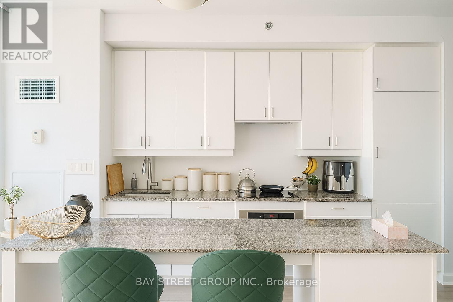 3802 - 426 University Avenue, Toronto, Ontario M5G 1S9 - Photo 4 - C13511842