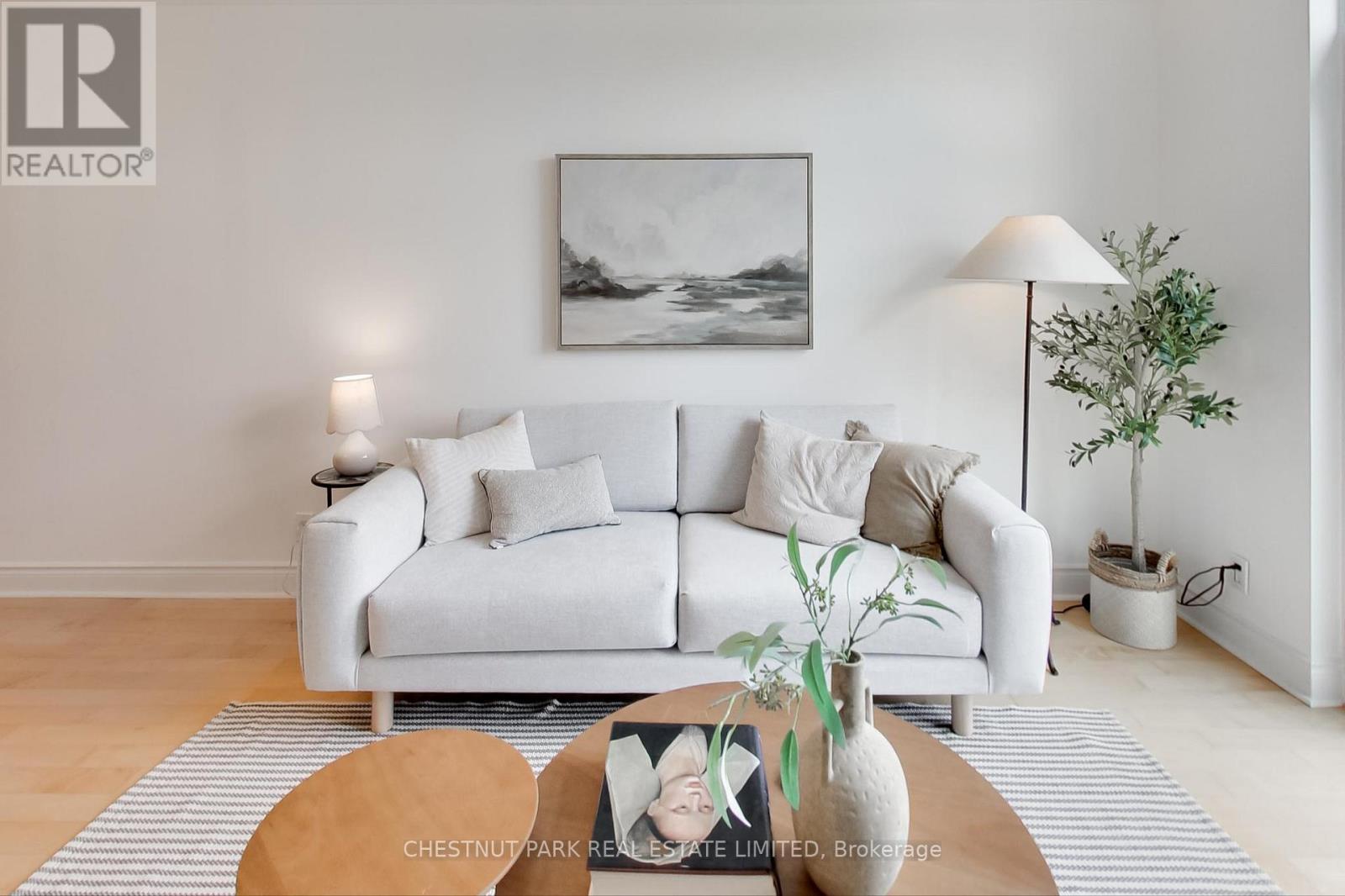 414 - 10 Delisle Avenue, Toronto, Ontario M4V 3C6 - Photo 4 - C13511902
