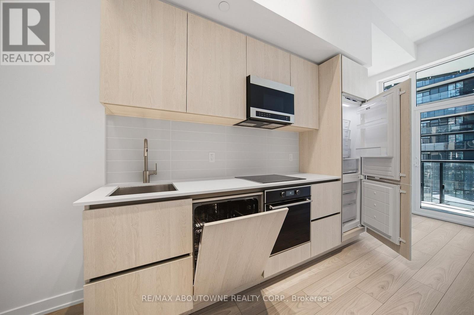 908s - 110 Broadway Avenue, Toronto, Ontario  M4P 1V7 - Photo 4 - C13512030