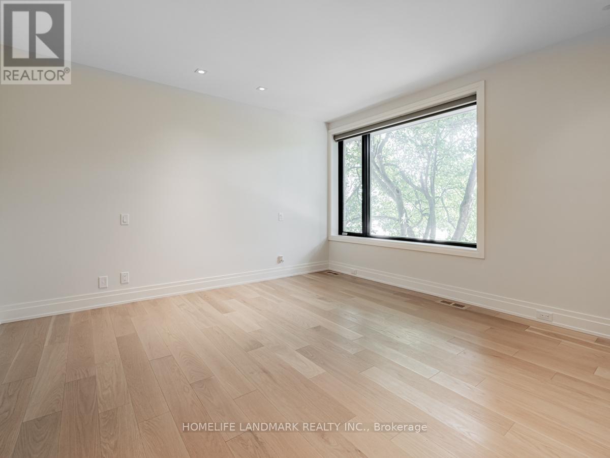 4 Royal Oak Drive, Toronto, Ontario  M3C 2M2 - Photo 11 - C13512062