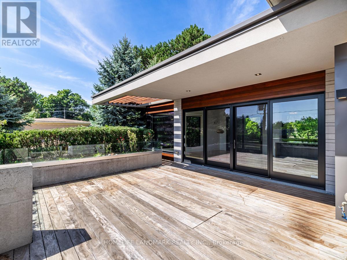 4 Royal Oak Drive, Toronto, Ontario  M3C 2M2 - Photo 17 - C13512062