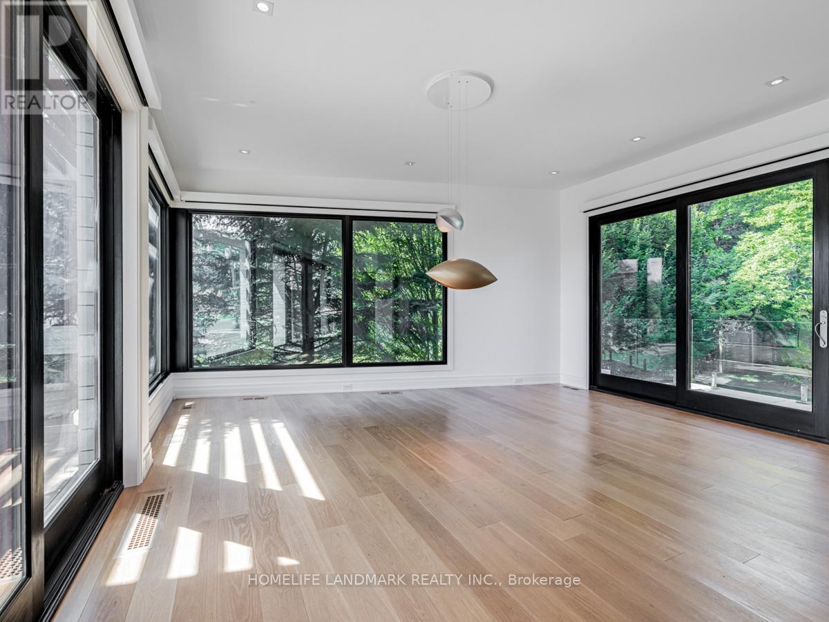 4 Royal Oak Drive, Toronto, Ontario  M3C 2M2 - Photo 7 - C13512062