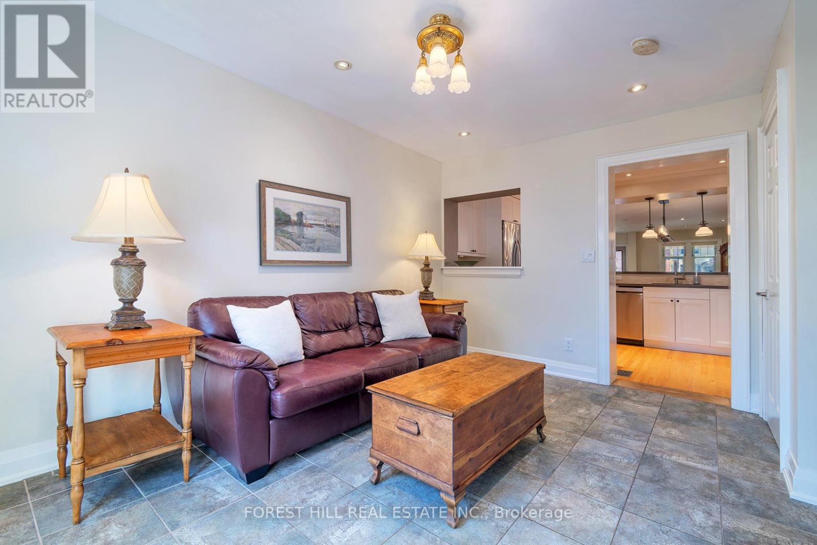 243 Woburn Avenue, Toronto, Ontario  M5M 1L1 - Photo 13 - C13512116