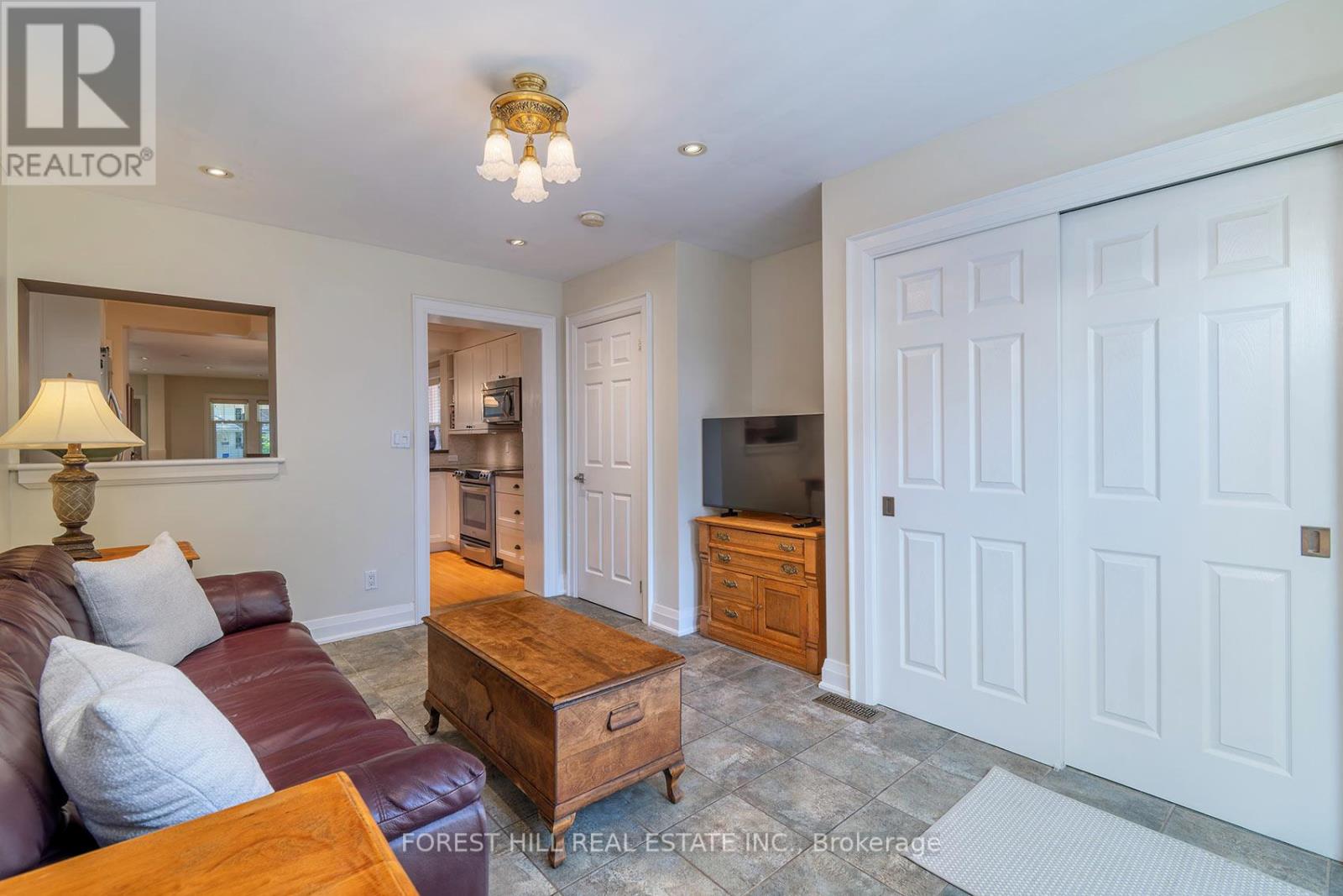 243 Woburn Avenue, Toronto, Ontario  M5M 1L1 - Photo 15 - C13512116