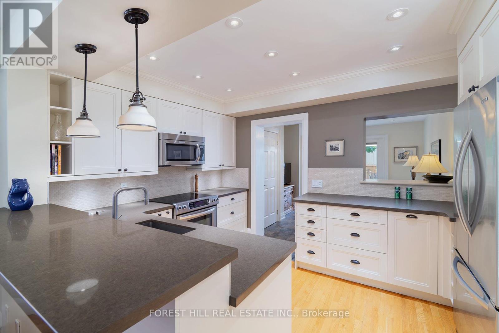 243 Woburn Avenue, Toronto, Ontario  M5M 1L1 - Photo 8 - C13512116