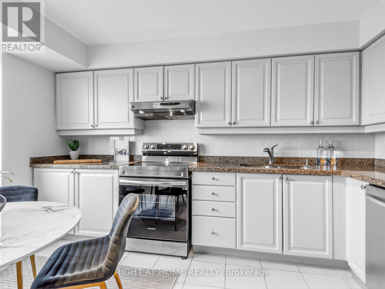 2206 - 18 Sommerset Way, Toronto, Ontario  M2N 6X5 - Photo 13 - C13512118