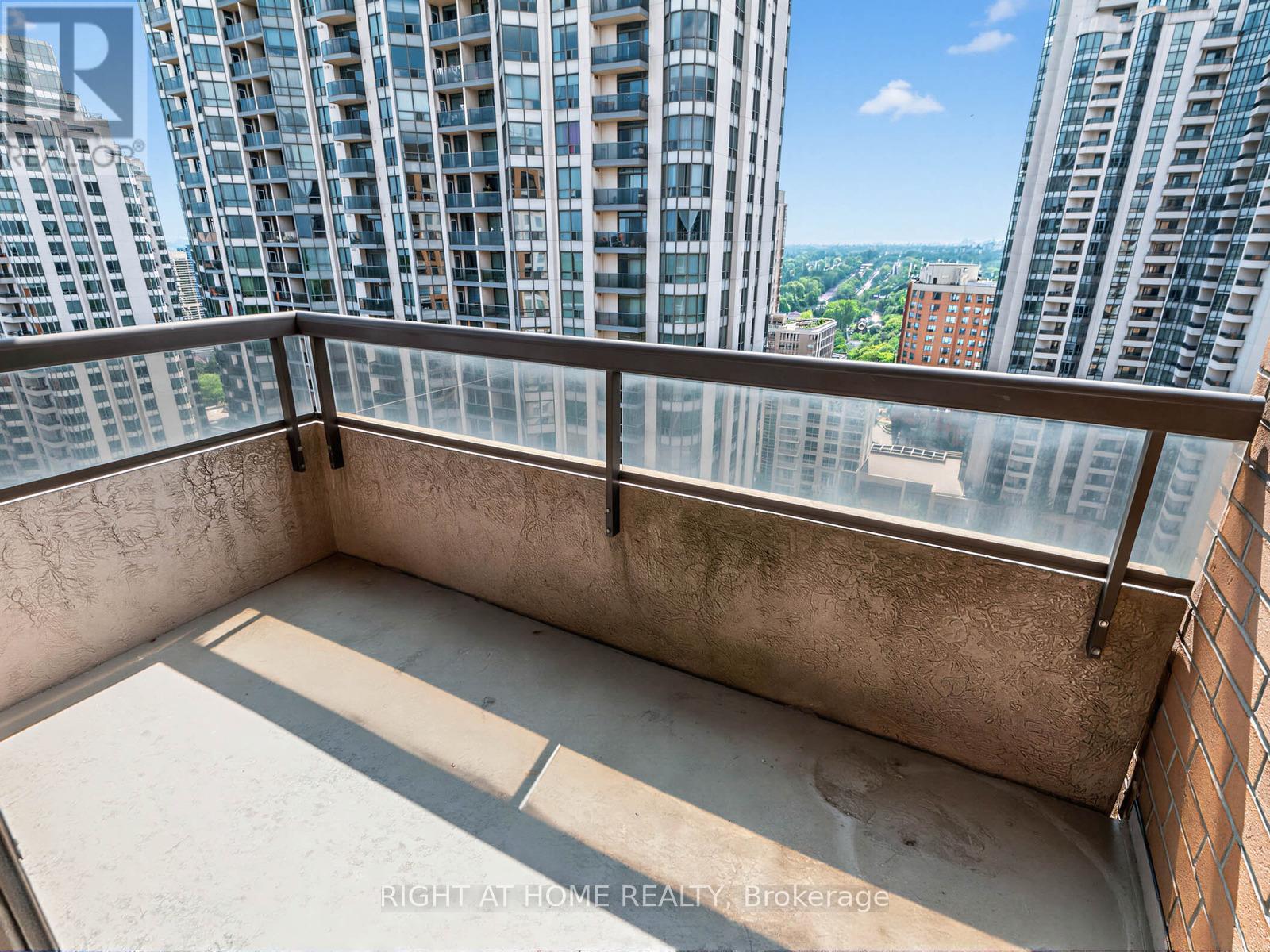 2206 - 18 Sommerset Way, Toronto, Ontario  M2N 6X5 - Photo 29 - C13512118