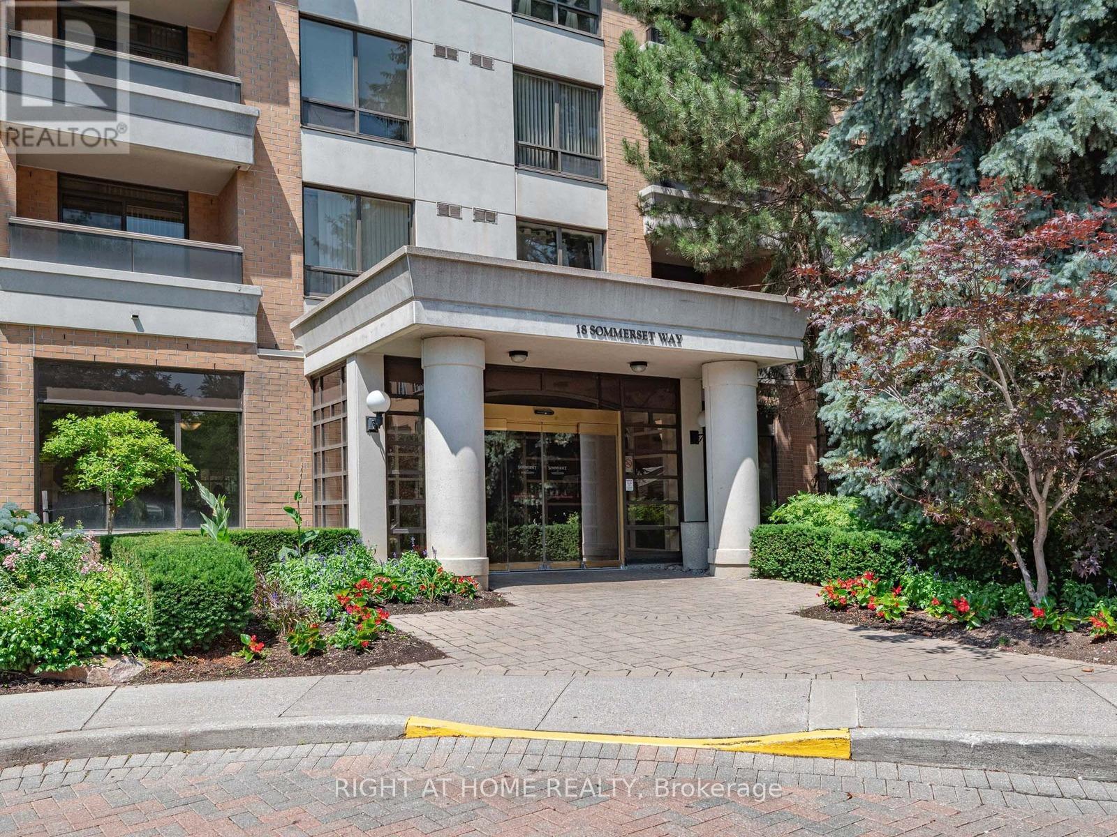 2206 - 18 Sommerset Way, Toronto, Ontario  M2N 6X5 - Photo 32 - C13512118