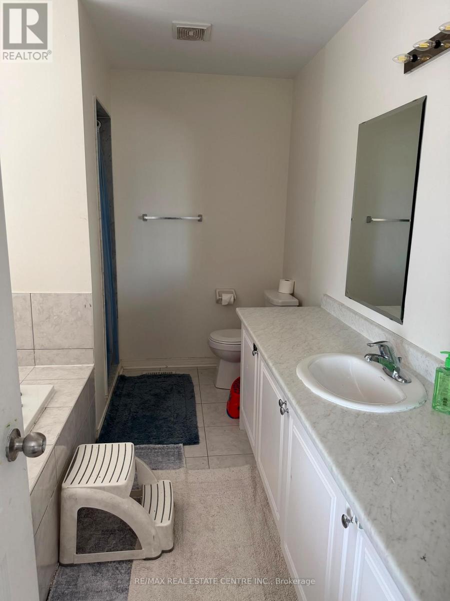 32 Ray Richards Street, Clarington, Ontario  L1C 0S9 - Photo 8 - E13505872