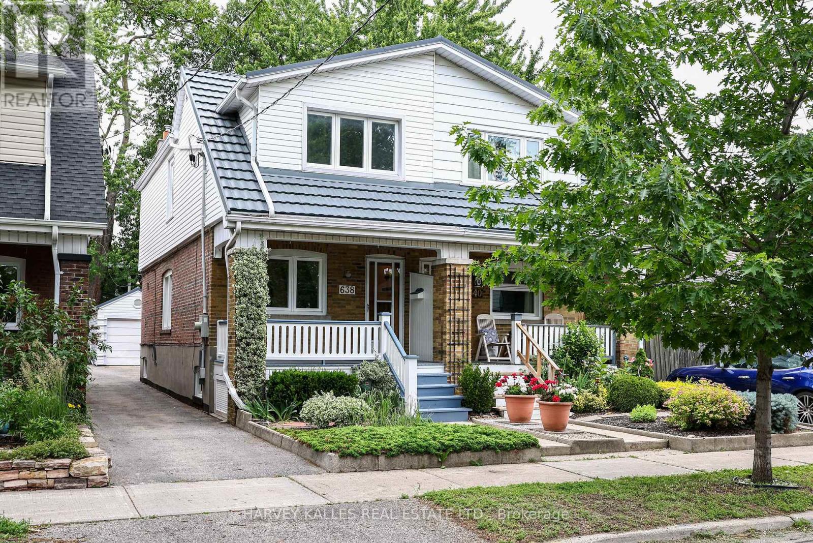 638 Milverton Boulevard, Toronto, Ontario  M4C 1X7 - Photo 1 - E13511814